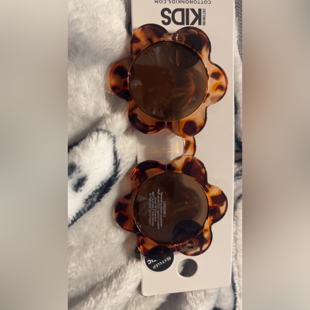 Tortoise Shell Flower Sunglasses